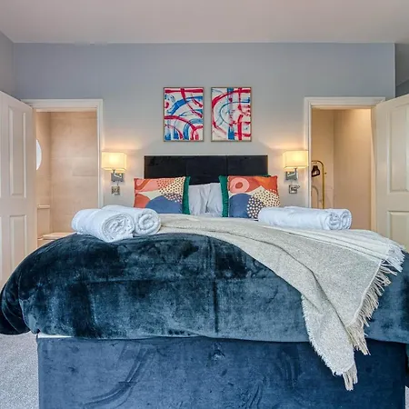 Spacious Nottingham Abode - Sleeps 16 Buitenkant foto