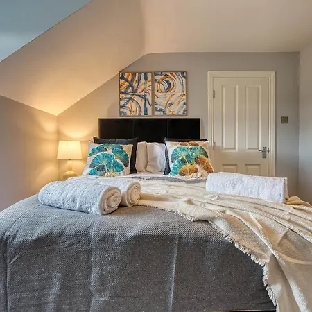 Spacious Nottingham Abode - Sleeps 16 Buitenkant foto