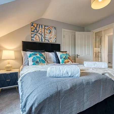 Spacious Nottingham Abode - Sleeps 16 Buitenkant foto