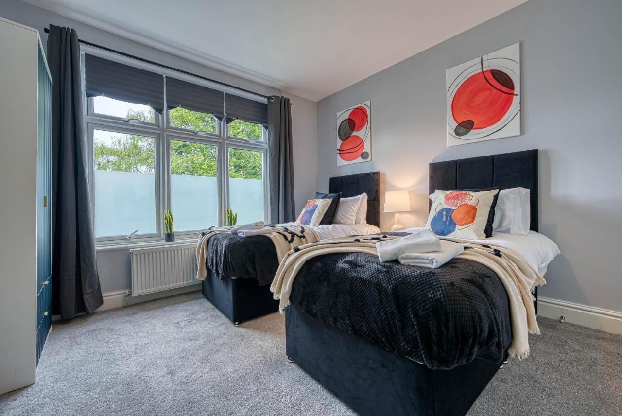 Spacious Nottingham Abode - Sleeps 16 * Nottingham