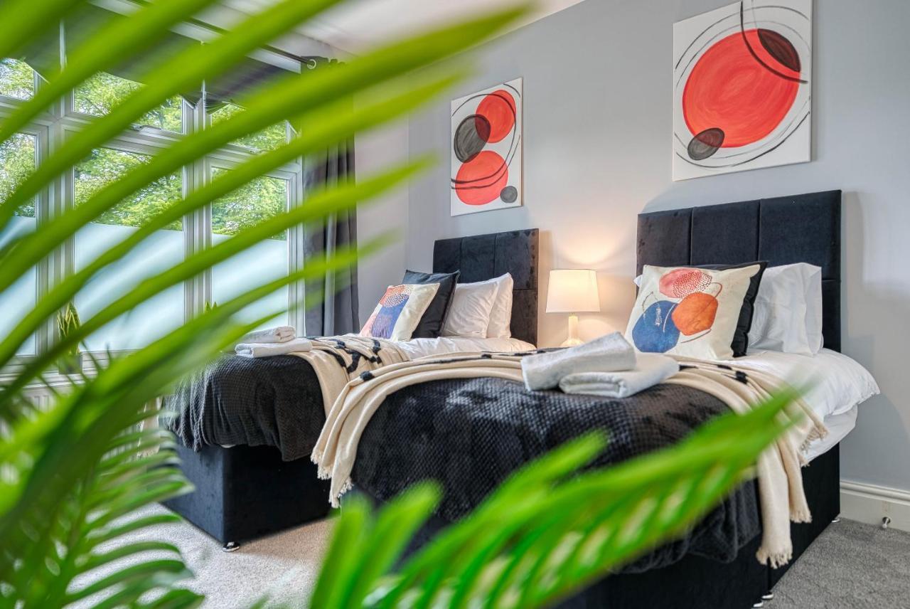 Spacious Nottingham Abode - Sleeps 16 *
