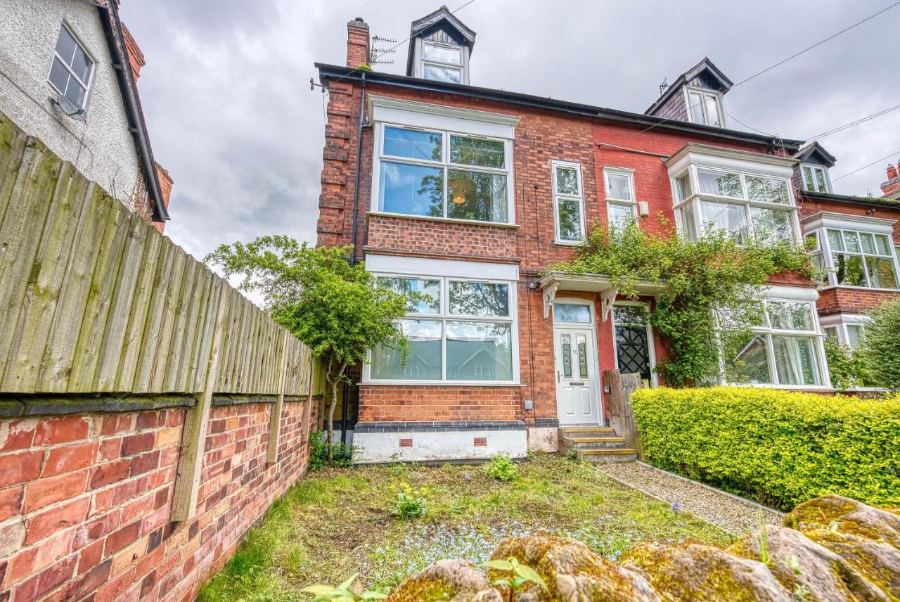 Spacious Nottingham Abode - Sleeps 16
