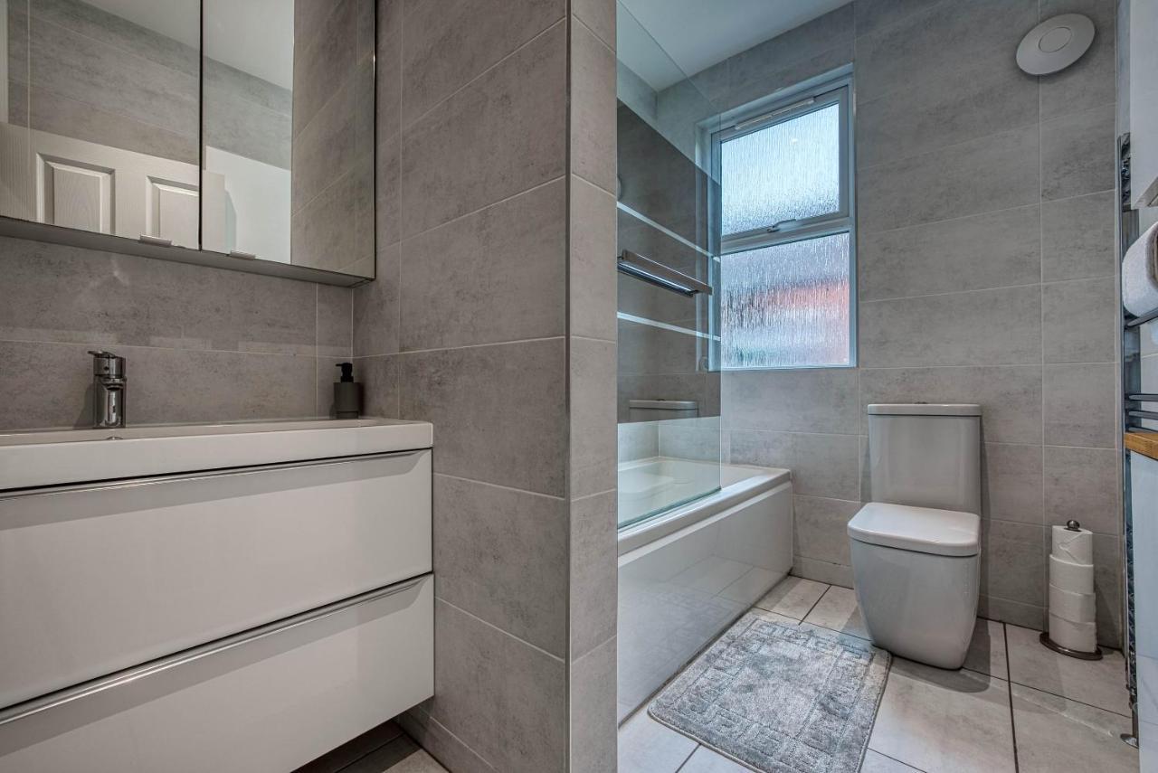 Apartment Spacious Nottingham Abode - Sleeps 16 Nottingham