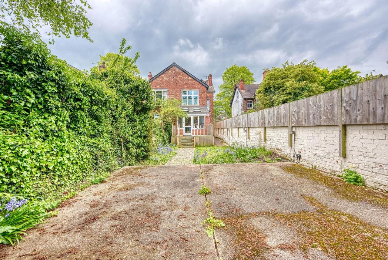 Spacious Nottingham Abode - Sleeps 16 * Nottingham