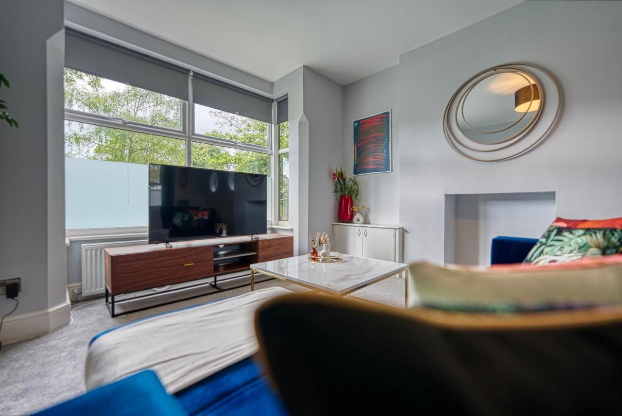 Apartment Spacious Nottingham Abode - Sleeps 16