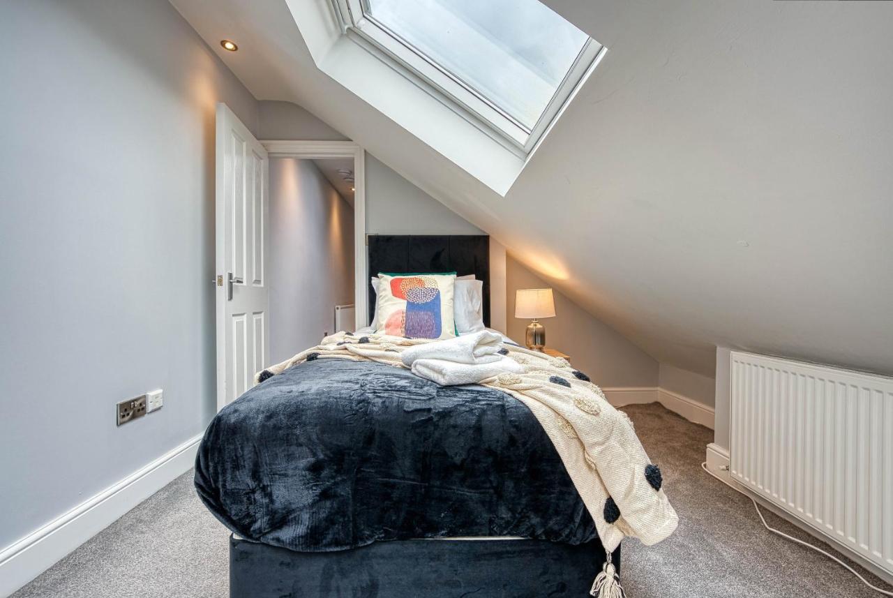 Apartment Spacious Nottingham Abode - Sleeps 16 *