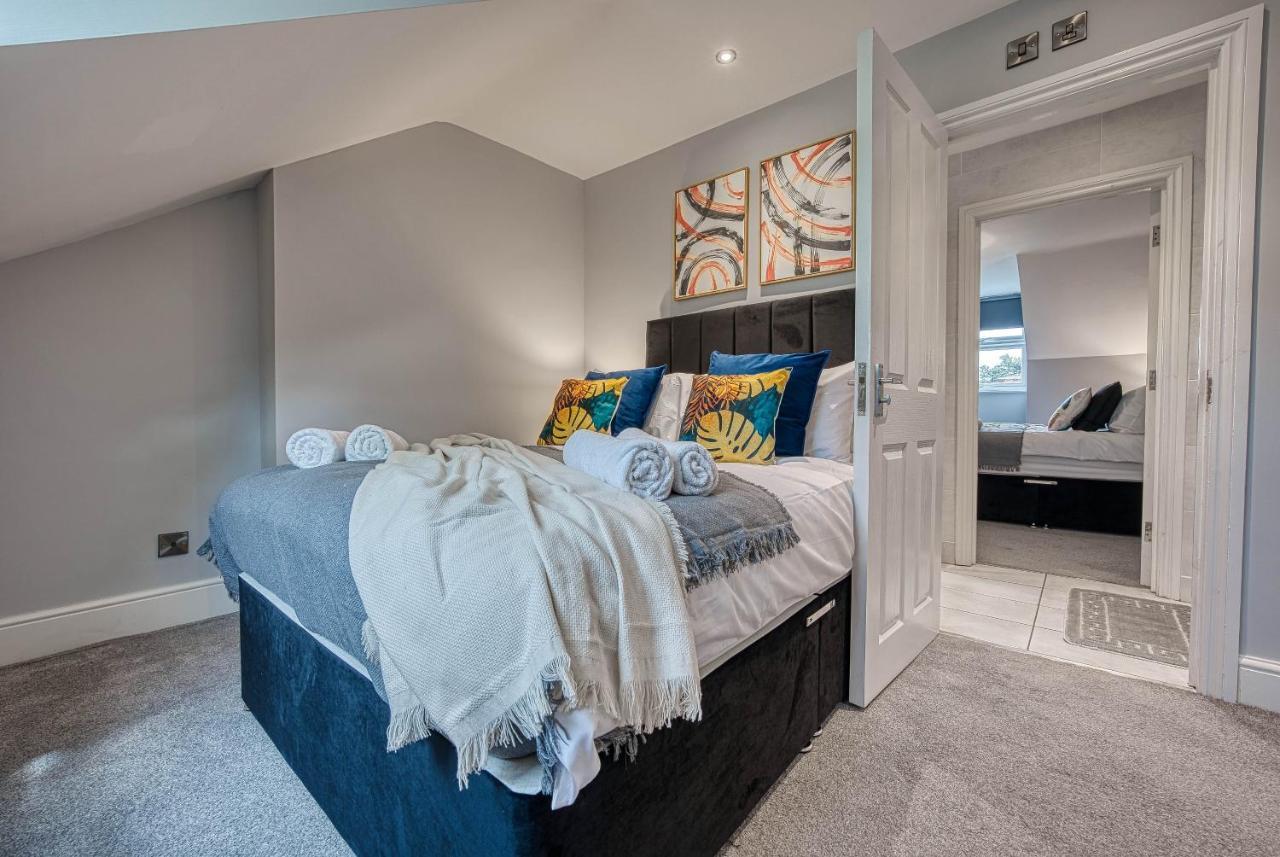 Spacious Nottingham Abode - Sleeps 16